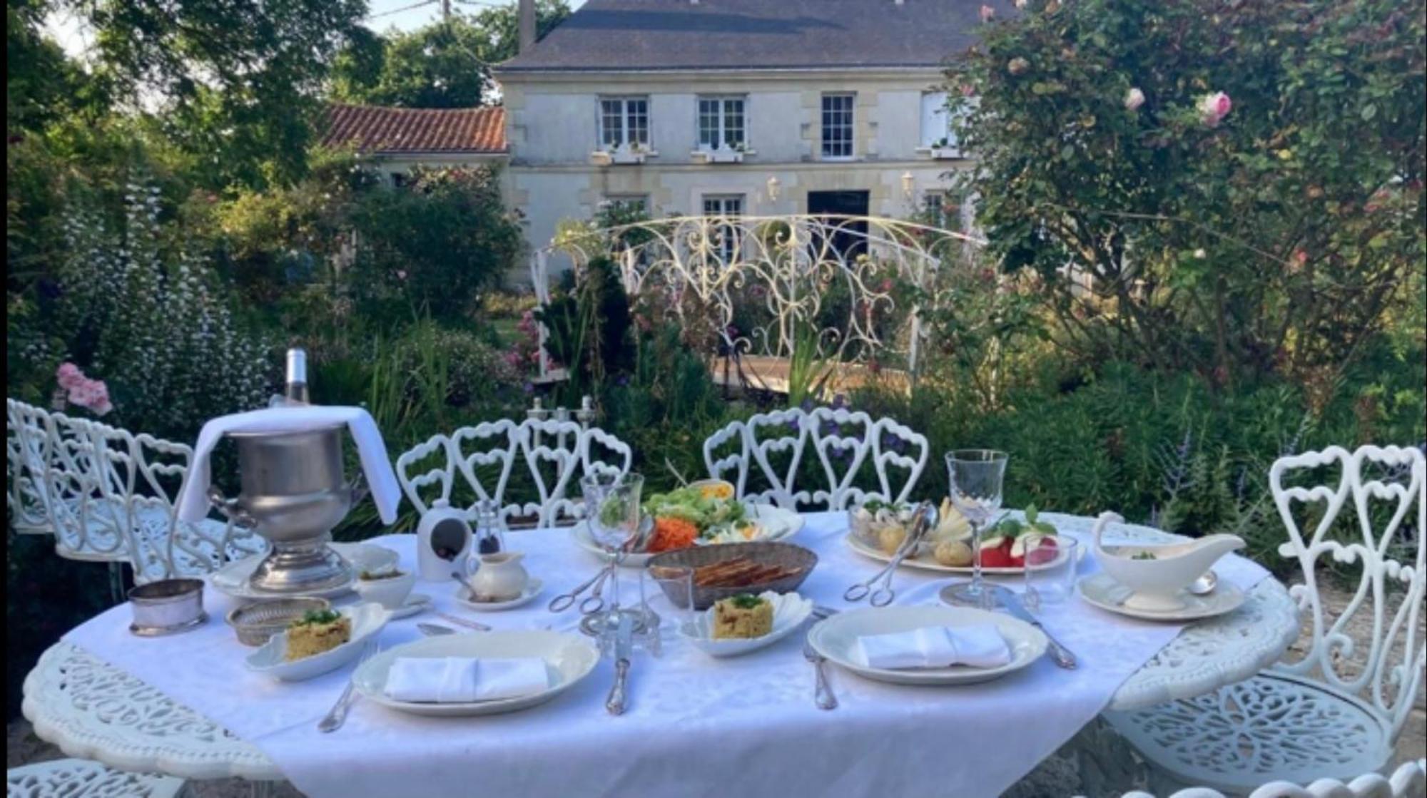 Chambre De Charme Dans Un Jardin De 1500M2 Nueil-sur-Layon Exterior foto