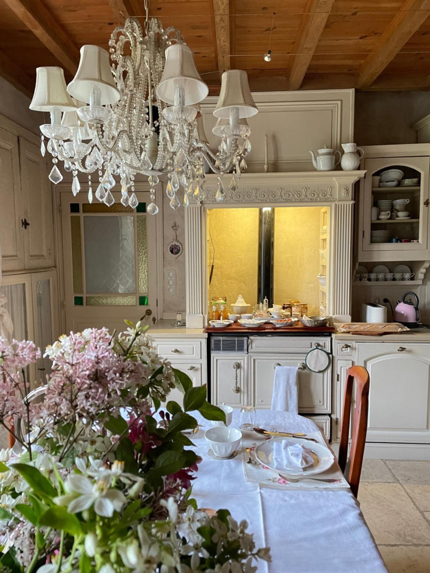 Chambre De Charme Dans Un Jardin De 1500M2 Nueil-sur-Layon Exterior foto